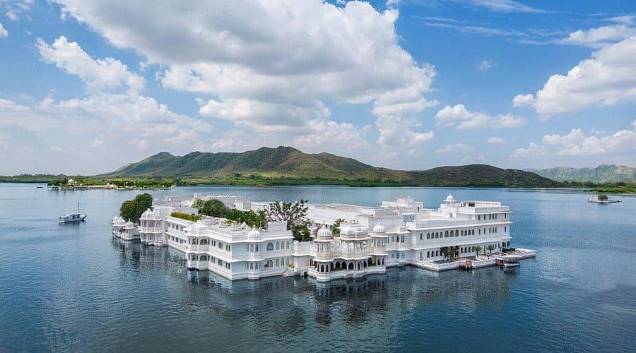Udaipur Lake City Tour